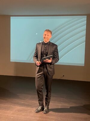 PHOTO-2025-12-05-11-04-32